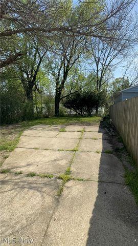 1075 E 177th Street, Cleveland, OH 44119