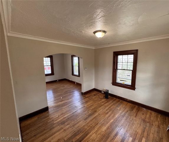 1075 E 177th Street, Cleveland, OH 44119