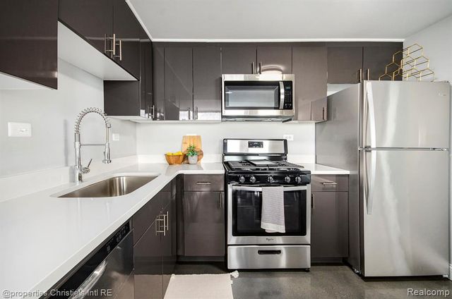 3320 Spinnaker Lane 15B, Detroit, MI 48207