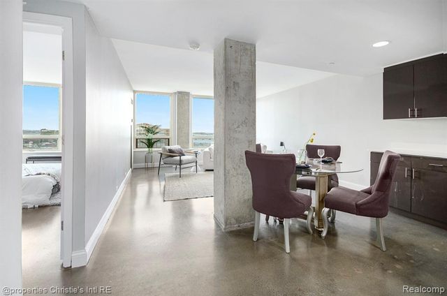 3320 Spinnaker Lane 15B, Detroit, MI 48207