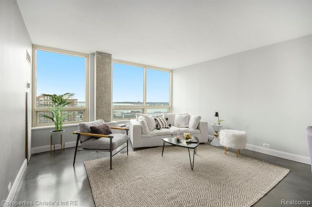 3320 Spinnaker Lane 15B, Detroit, MI 48207