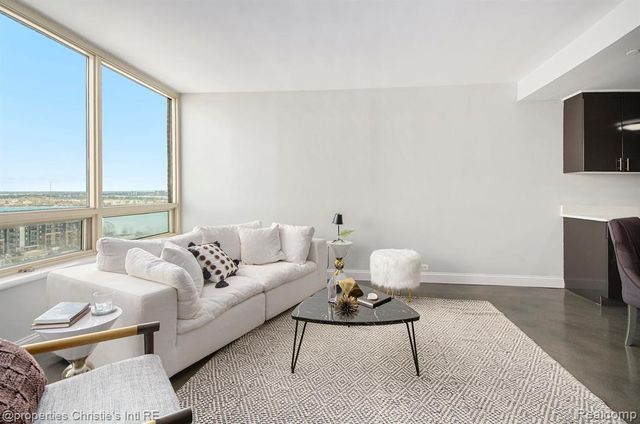 3320 Spinnaker Lane 15B, Detroit, MI 48207