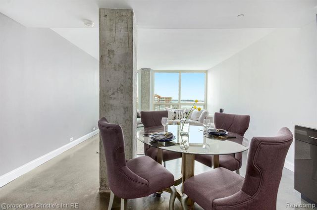 3320 Spinnaker Lane 15B, Detroit, MI 48207