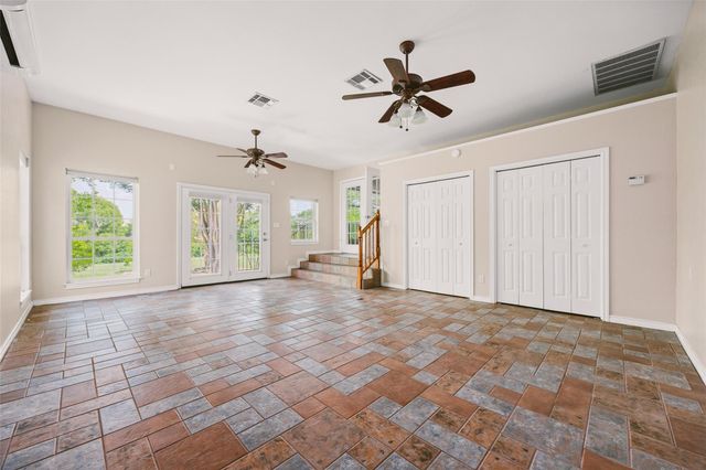 2400 Dunes DR, Pflugerville, TX 78660