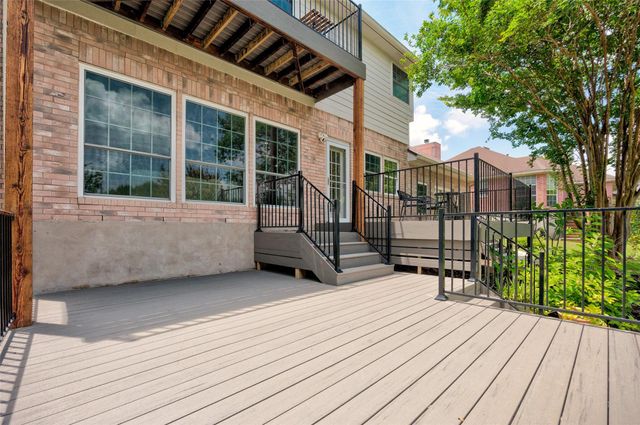 2400 Dunes DR, Pflugerville, TX 78660
