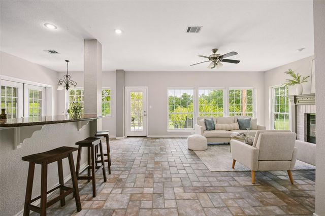 2400 Dunes DR, Pflugerville, TX 78660