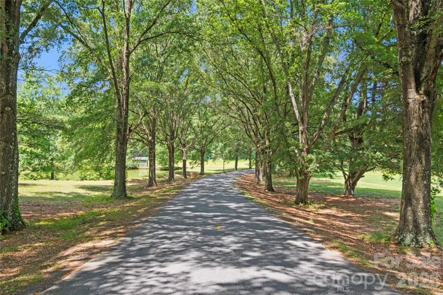 5545 Pine Ridge Drive, Connelly Springs, NC 28612