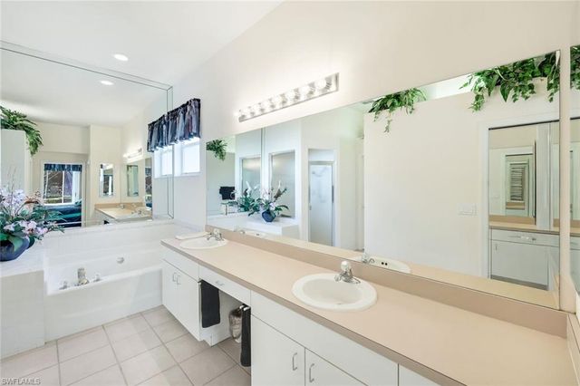 25240 Bay Cedar DR, Bonita Springs, FL 34134