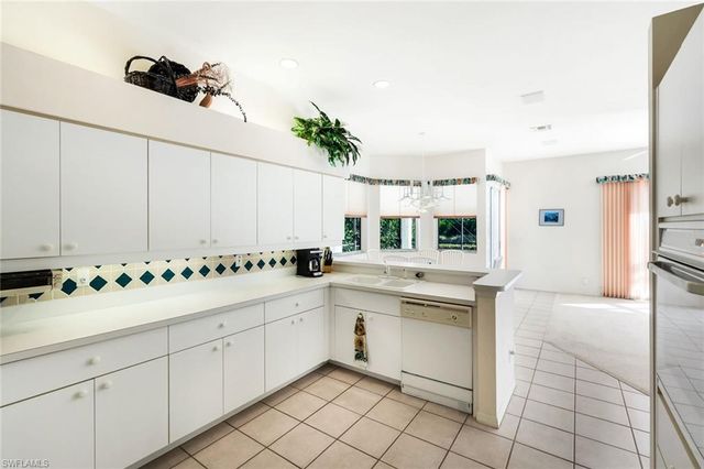 25240 Bay Cedar DR, Bonita Springs, FL 34134