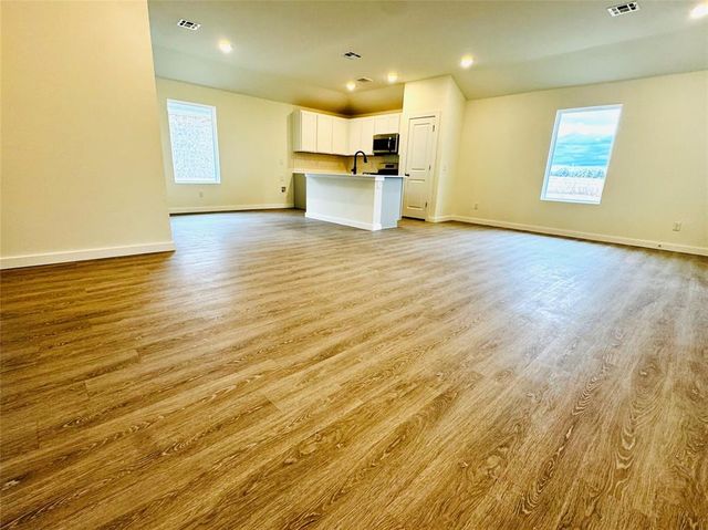 3140 Pennington Street, Harrah, OK 73045