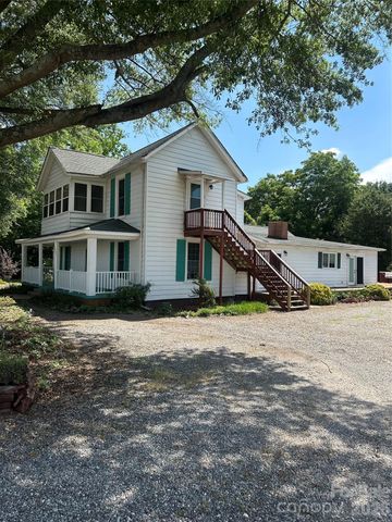 1407 N College Avenue, Newton, NC 28658