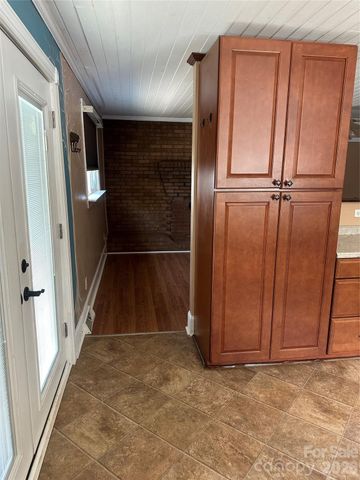 1407 N College Avenue, Newton, NC 28658