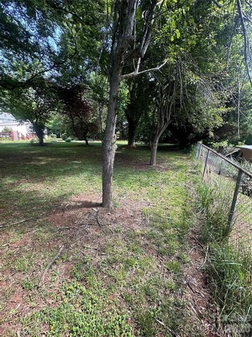 1407 N College Avenue, Newton, NC 28658