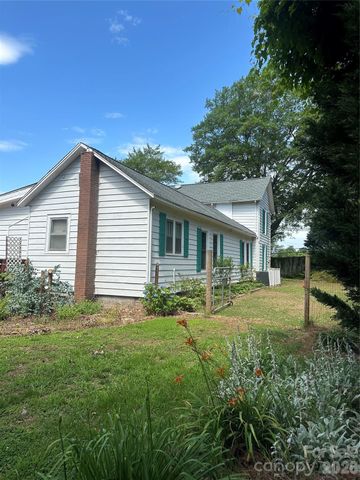 1407 N College Avenue, Newton, NC 28658