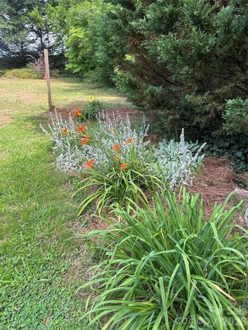1407 N College Avenue, Newton, NC 28658