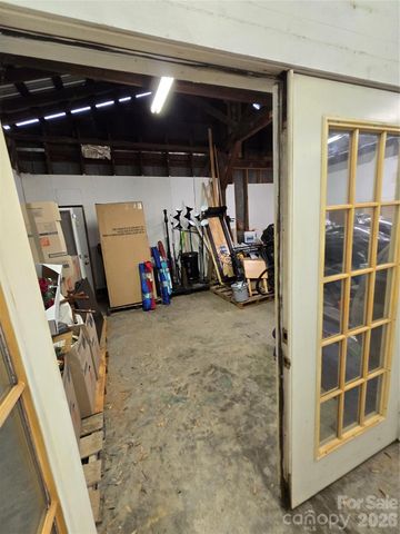 1407 N College Avenue, Newton, NC 28658