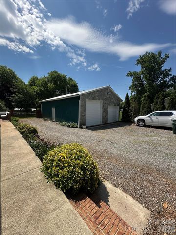 1407 N College Avenue, Newton, NC 28658