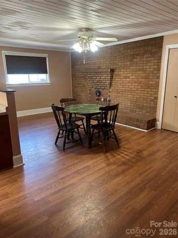 1407 N College Avenue, Newton, NC 28658
