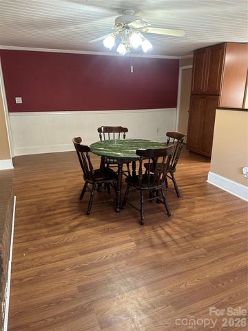 1407 N College Avenue, Newton, NC 28658
