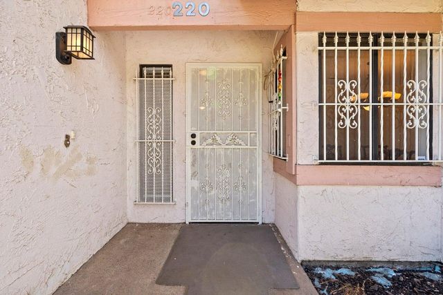 220 San Carlos Way, Stockton, CA 95207