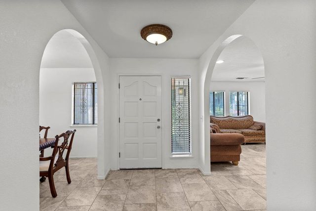 220 San Carlos Way, Stockton, CA 95207