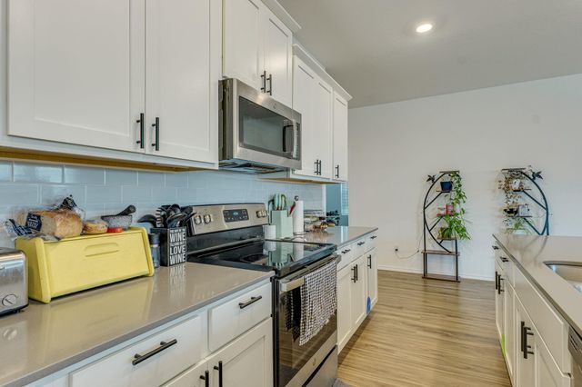 423 Bluejack WAY, Hutto, TX 78634