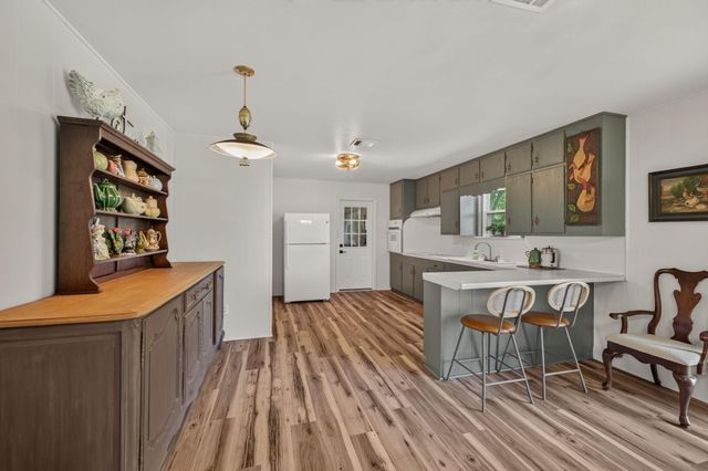 3505 Brunes Mill Road, Columbus, TX 78934