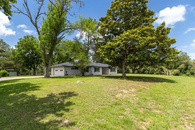 3505 Brunes Mill Road, Columbus, TX 78934