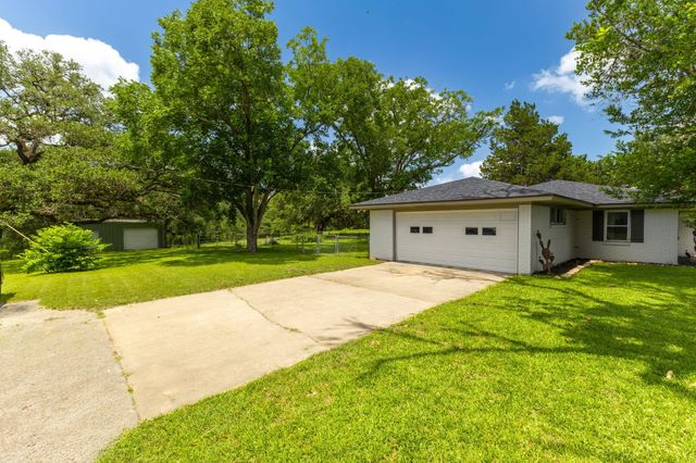 3505 Brunes Mill Road, Columbus, TX 78934