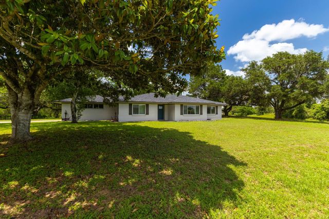 3505 Brunes Mill Road, Columbus, TX 78934