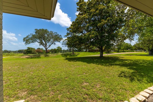 3505 Brunes Mill Road, Columbus, TX 78934