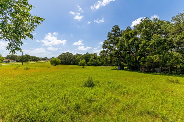 3505 Brunes Mill Road, Columbus, TX 78934