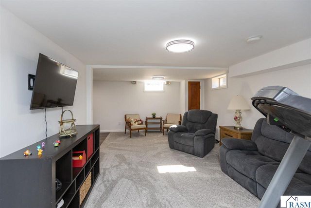 301 Nottingham Court, North Mankato, MN 56003