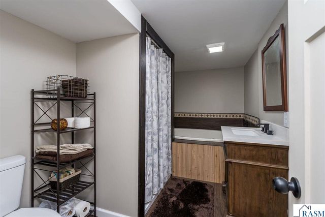 301 Nottingham Court, North Mankato, MN 56003