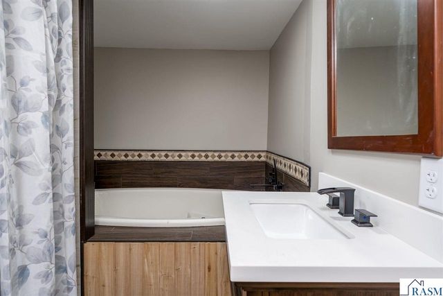 301 Nottingham Court, North Mankato, MN 56003