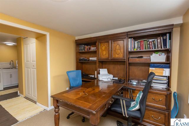 301 Nottingham Court, North Mankato, MN 56003