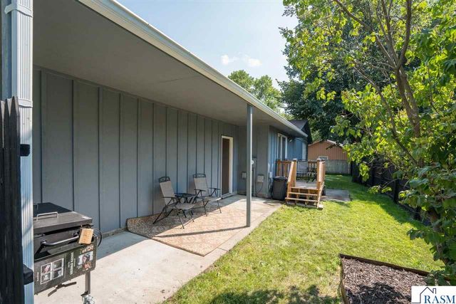 301 Nottingham Court, North Mankato, MN 56003