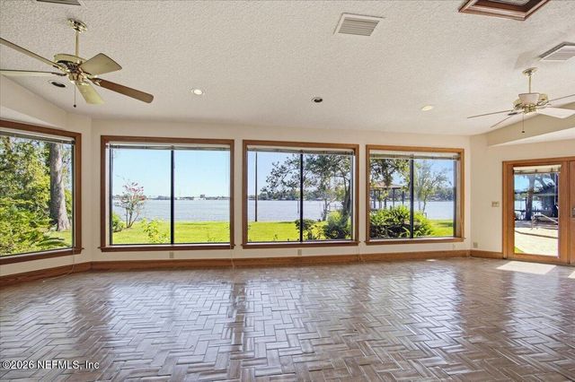 4501 ORTEGA FARMS Circle, Jacksonville, FL 32210