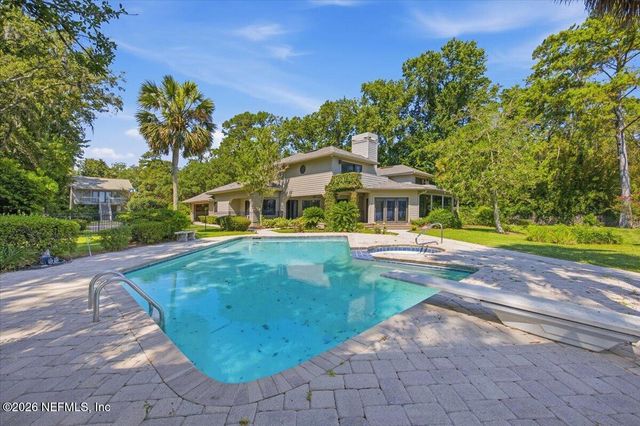 4501 ORTEGA FARMS Circle, Jacksonville, FL 32210