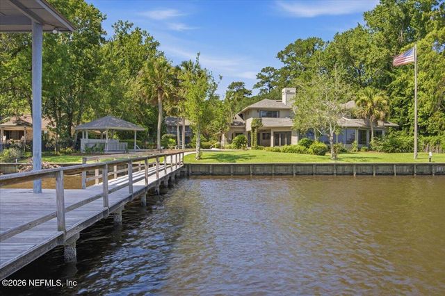 4501 ORTEGA FARMS Circle, Jacksonville, FL 32210