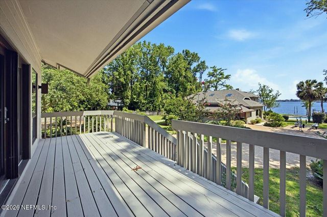 4501 ORTEGA FARMS Circle, Jacksonville, FL 32210