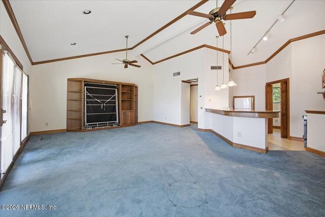4501 ORTEGA FARMS Circle, Jacksonville, FL 32210