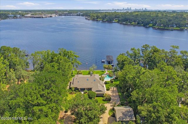 4501 ORTEGA FARMS Circle, Jacksonville, FL 32210