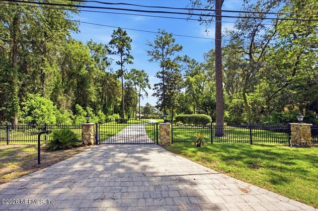 4501 ORTEGA FARMS Circle, Jacksonville, FL 32210