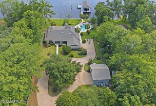 4501 ORTEGA FARMS Circle, Jacksonville, FL 32210