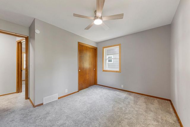 1032 Valley View Road, Faribault, MN 55021