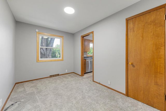 1032 Valley View Road, Faribault, MN 55021