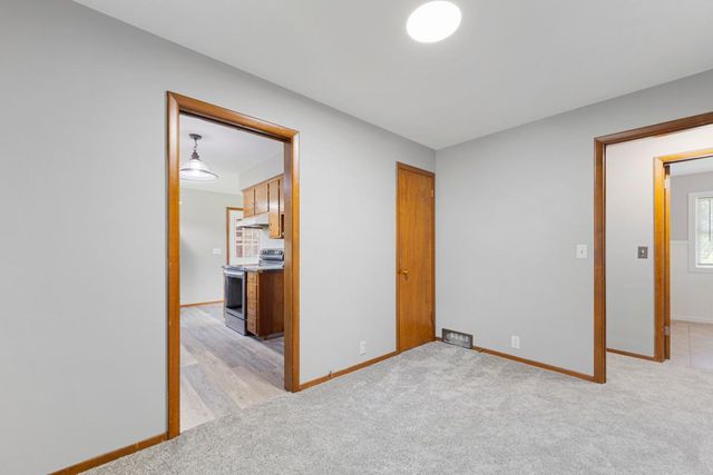 1032 Valley View Road, Faribault, MN 55021