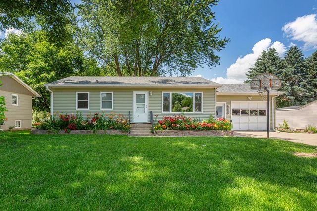1032 Valley View Road, Faribault, MN 55021