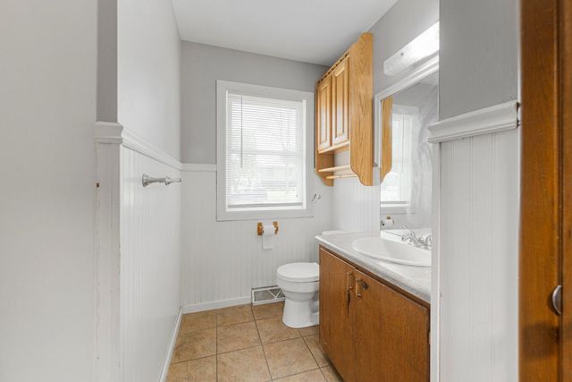 1032 Valley View Road, Faribault, MN 55021